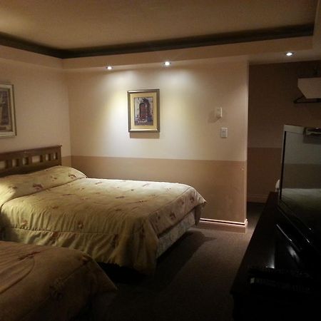 Traveller'S Inn Dawson Creek Exterior photo